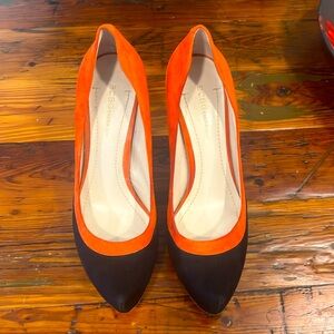 BCBG Generation fun orange and black suede heels, size 8, 5” heel